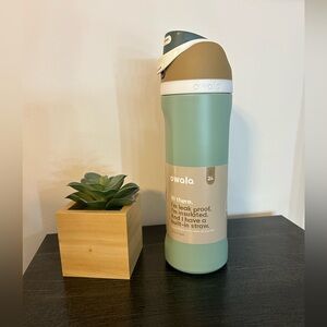 Owala Shelled Pistachio Limited Color Drop Free Sip 24oz Water Bottle NEW